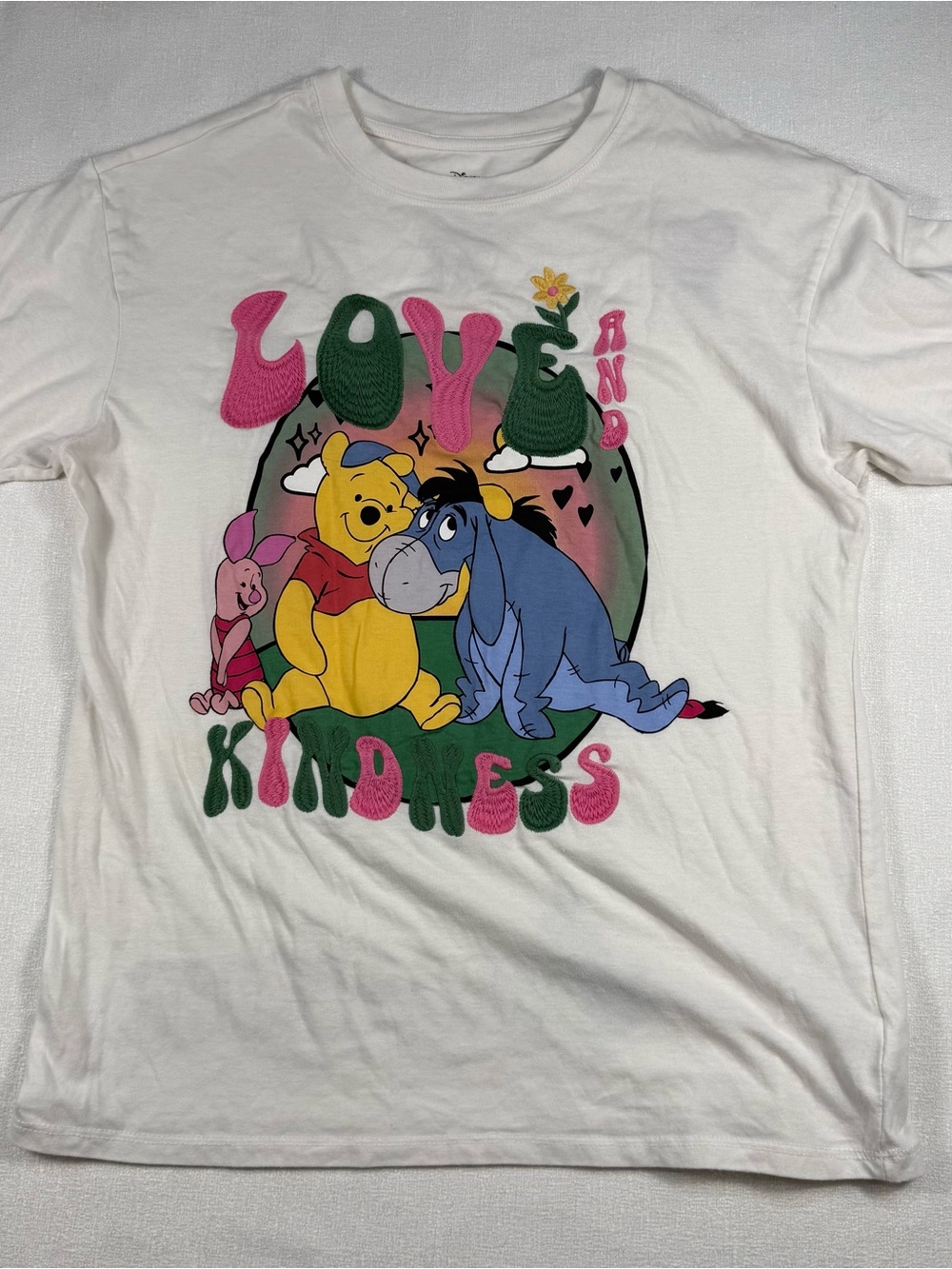 Disney Winnie The Pooh Love and Kindness Graphic Oversized Youth Medium 8-10 Tee